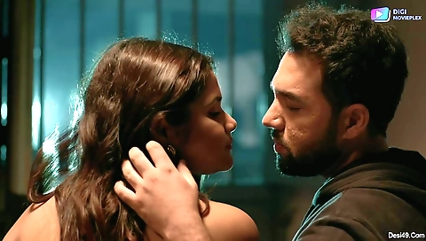 Horny brunette babe has a nice dreamy conversation with us