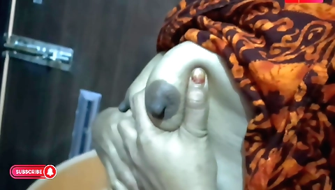 Indian amateur brunette gets pounded in the bedroom