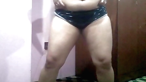 Solo masturbation video in hd with a big ass woman