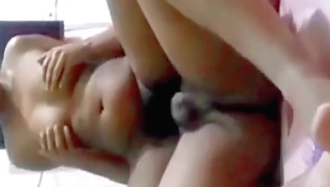 Amateur brunette sex video with a young blonde girl sucking