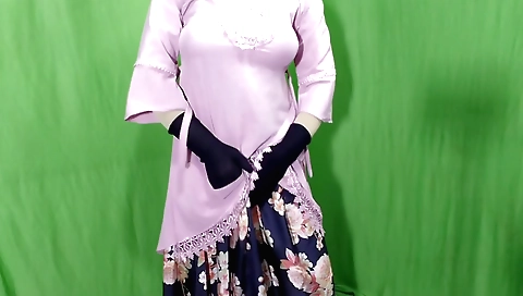 Indian stepfather-inlaw likes having his girlfriend in her home