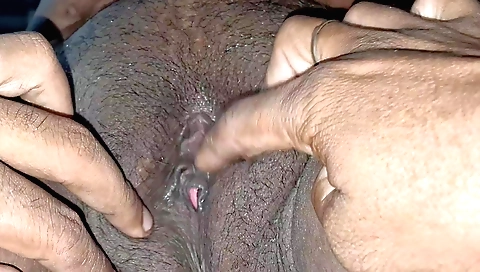 Indian amateur video with a hot babe sucking and fucking