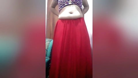 Indian girl is masturbating in the middle of the room