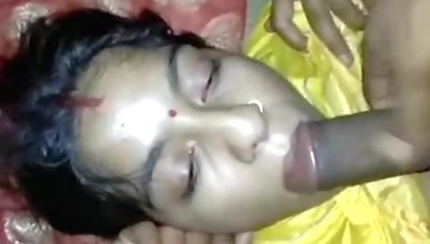 Indian babe gives a nice topless blowjob and fingers