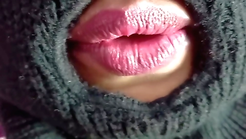 Indian amateur sex video in which a girl fucks her pussy