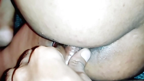 Ass-gathering indian woman makes a homemade hd vid