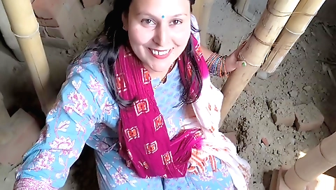 Indian slut with a nice ass gets fucked by a male contractor