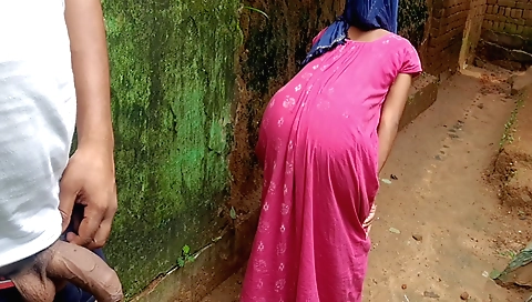 Hot brunette in a sexy amateur porn with hairy pussy 2