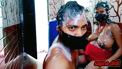 Pregnant webcam babe shows her wet pussy on camera