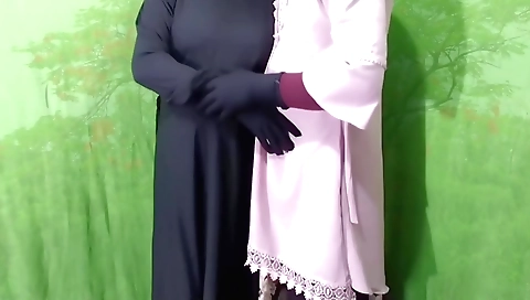 A hot amateur bhabhi getting nailed on the face of her lover