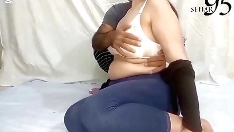 Indian teen is willing to give a nice handjob to her boyfriend