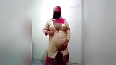 Sexy indian chick in her bedroom giving a hot pussy ride