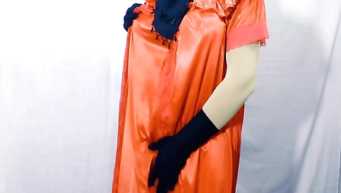 Indian amateur girl strips her pussy to make white penis stay