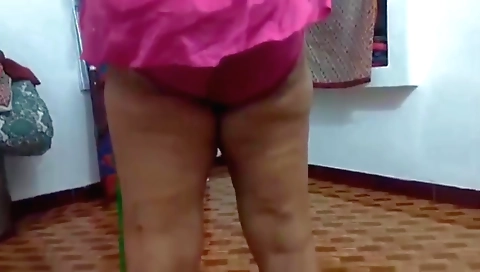 Indian solo female video with big ass and chubby tits