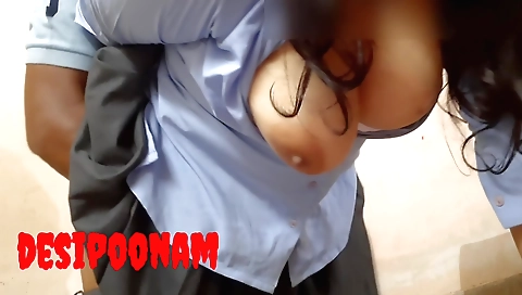 Poonam with big natural breasts fucks in webcam vid
