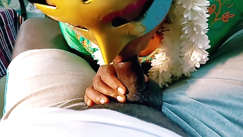 Amateur brunette with a cute face gets her pussy fucked