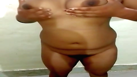 Indian babe fucks in her shower while schoolhouse is busy