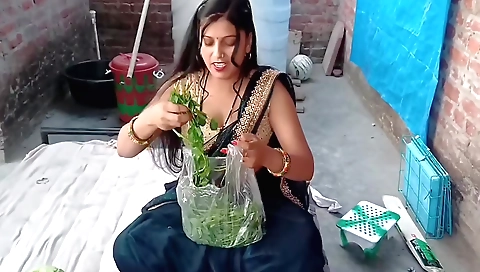 Indian brunette with a big booty is getting pounded