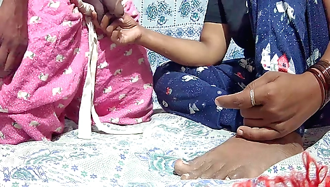 Sexy handjob video shows a sexy indian dasi stepmom and stepdad