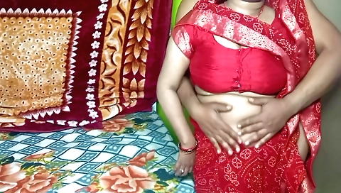 Indian video shows the perfect body of a busty babe