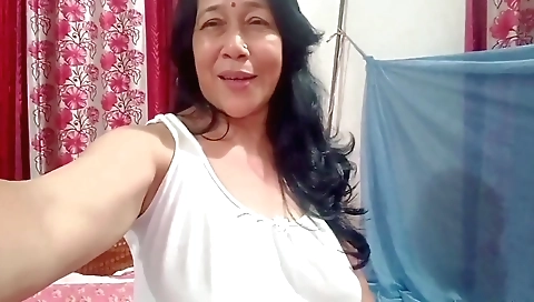 Indian milf with a big butt stays at the house to do her chores