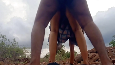 Indian teen gets a hardcore outdoor creampie in amateur video