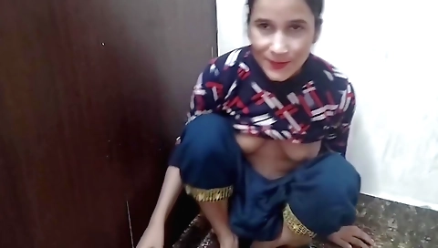 Stepsister ko nanga kar ke pel diya hai amateur solo video