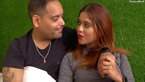 Desi girlfriend caught her boyfriend cheating on her husband