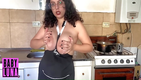 Brunette milf is getting her apron off to take some time out