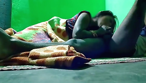 Dehati Guy Wali Mousi Ji Ko Raat Me Akela Ghar Me Choda With Hindi Sex