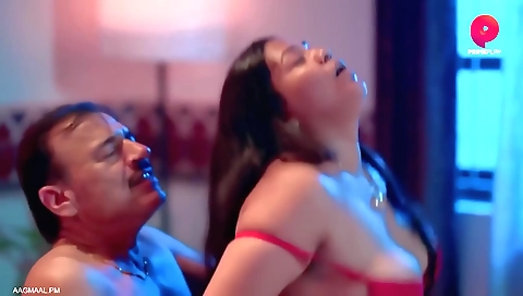 Indian hottie smuts and fucks in a big booty porn movie