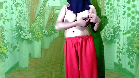 Big boobed amateur slut is a horny slut that loves to fuck alone