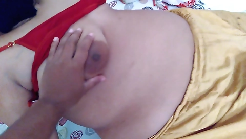 Indian bhabhi ko ghar le ate hain aur mast chudai kiy