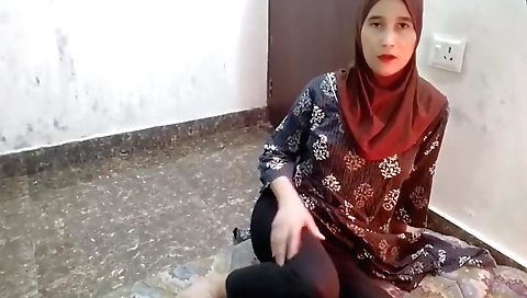 Indian girl gets her pussy pounded in hd solo video