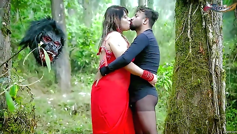 Big-assed brunette milf fucks outdoor with her lover