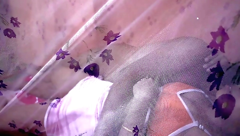 Indian girl with a great smile 094977258d37801974b626e24784d468