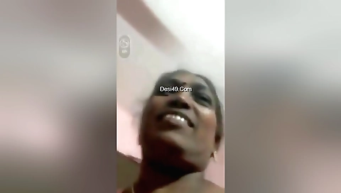 Brunette mature aunt in amateur solo vid showing her body