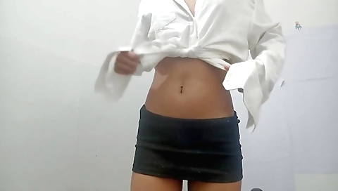 Busty indian girl in a solo video with her large and hot ass