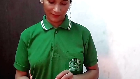 Indian schoolgirl gets in the hotel room with the hotel staff