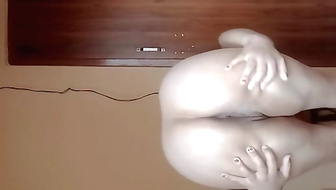 Amateur solo female masturbating in a webcam video