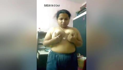 A brunette chick with a nice butt and a large ass irl