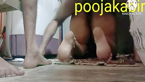 Indian wife leaves her husband in front of the door