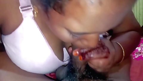 Indian bhabhi has a sexy body and you'll love the sexbajibam