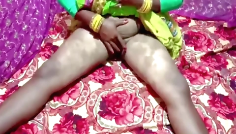 Indian amateur sex video showing one of the most hot on the planet