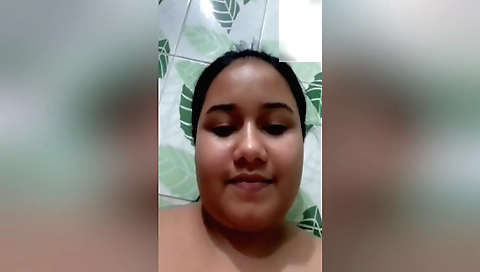 Sexy brunette with a big ass and a sexy ass in webcam clip