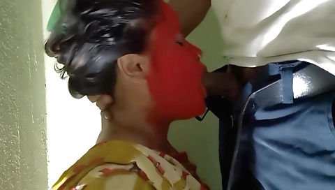 Indian woman gets her tight pussy fucked during holi festival