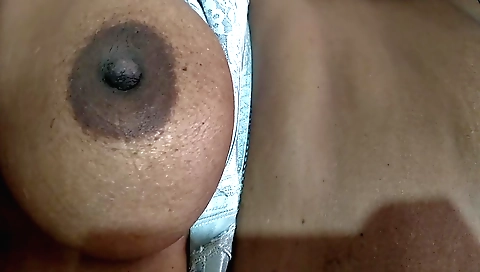 Bhabhi dammi is showing her sexy lingerie in her solo video