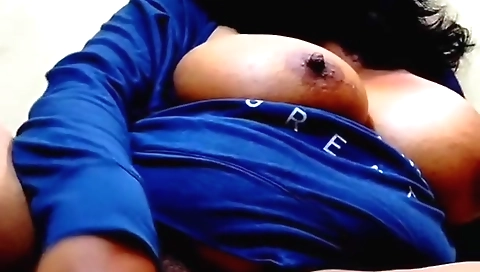 Indian brunette gives blowjob to her lover on webcam