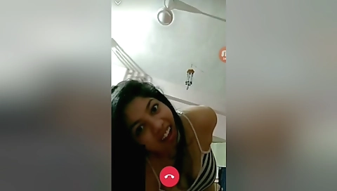 Today Exclusive- Sexy Bhabhi Showing Her Pussy On Video Call