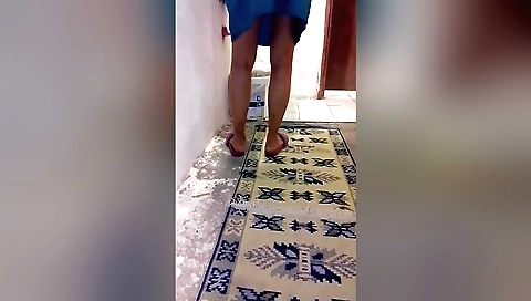 Skinny woman wants to be fucked in the pantyhose fantasy